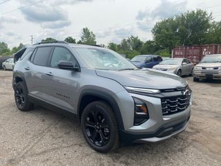2026 Chevrolet Equinox FWD LT - Exterior Front Right Corner Image